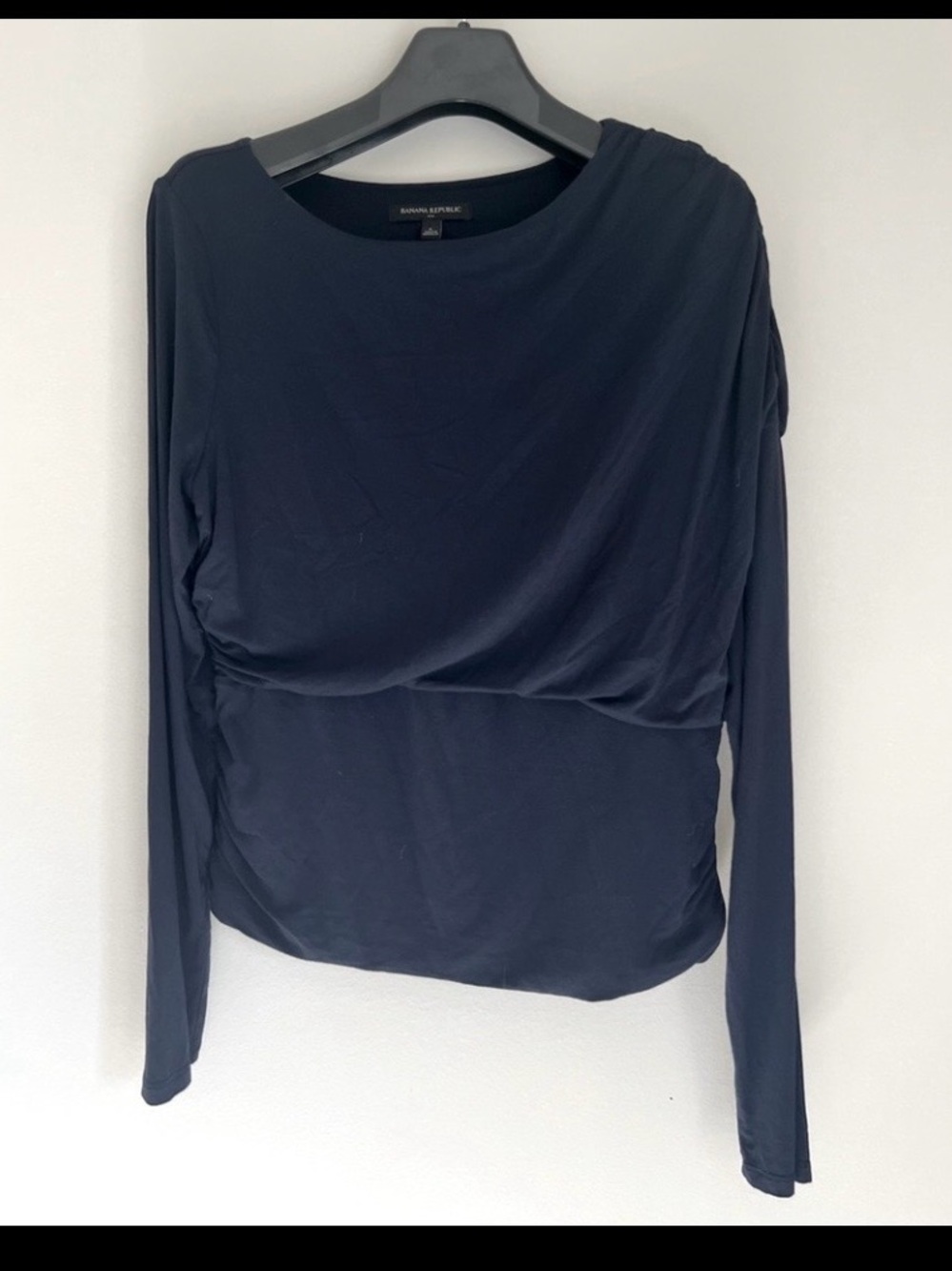 Stylish Navy Blue, Long Sleeve, Top with Ruching. Banana Republic. EUC